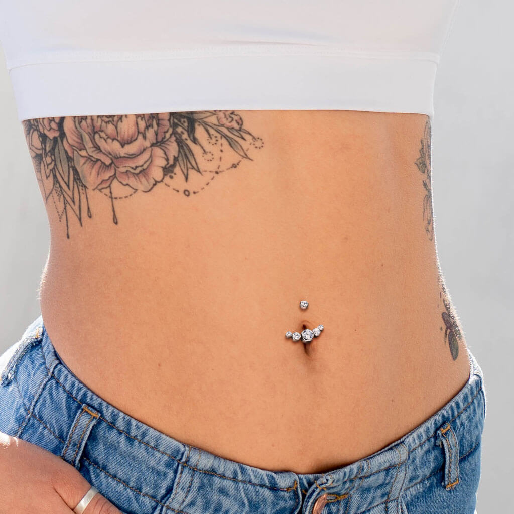 Titane Piercing Nombril 5 Zircones Argent Filetage Interne