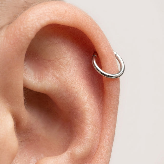 Ohrpiercing – Ring am Ohrrand